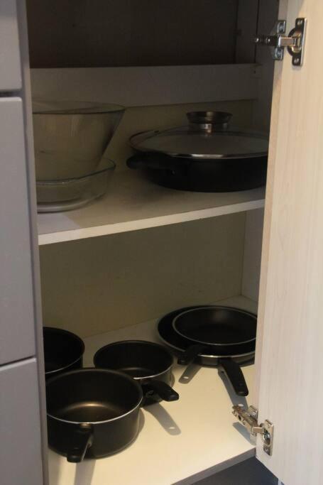 3 Bedroom Flat 10 Mins Walk To Bay And City Center Free Parking Cardiff Zewnętrze zdjęcie